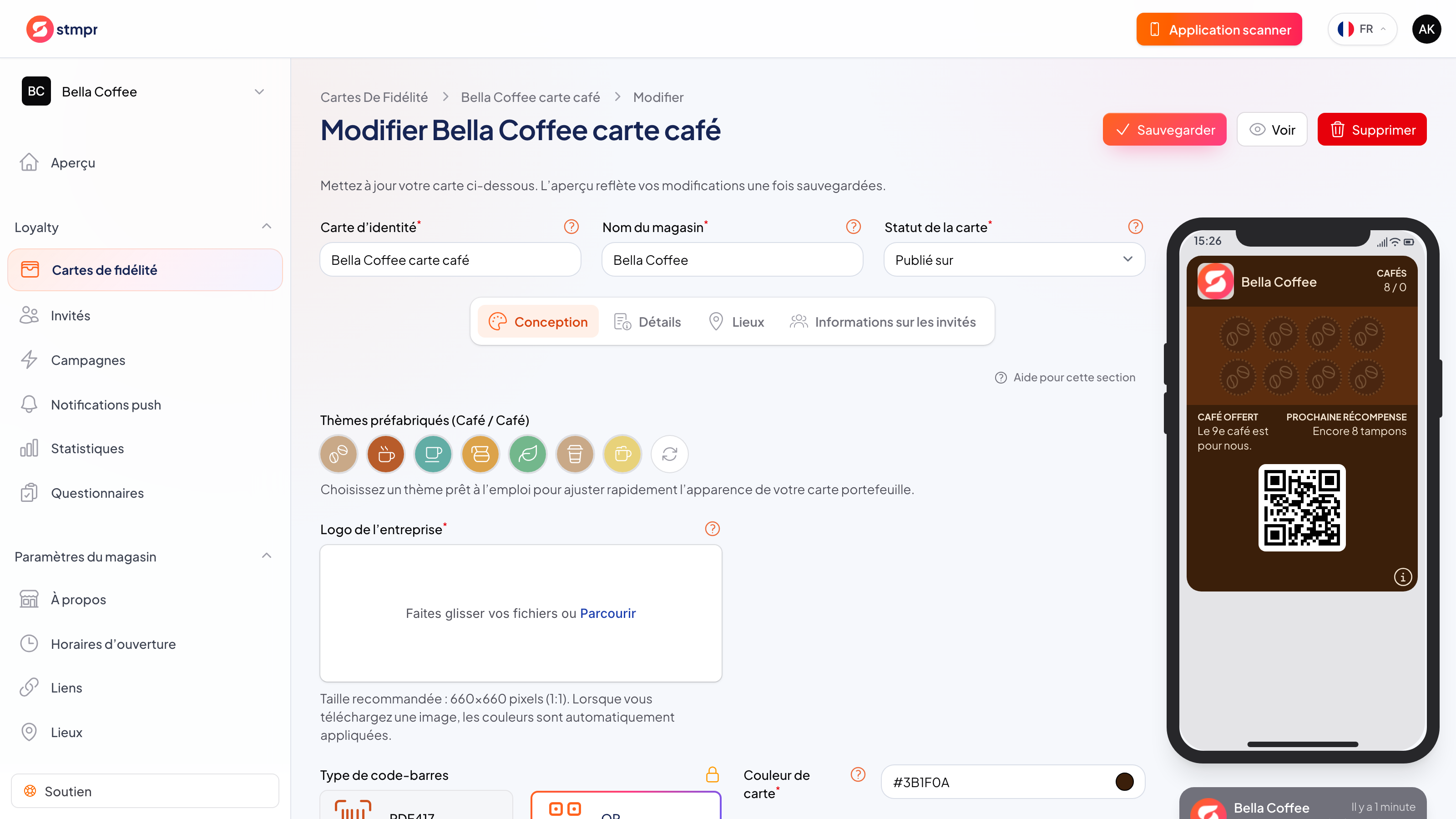 Éditeur de carte avec nuancier et sélecteur d’icônes à côté d’un téléphone affichant la carte personnalisée terminée