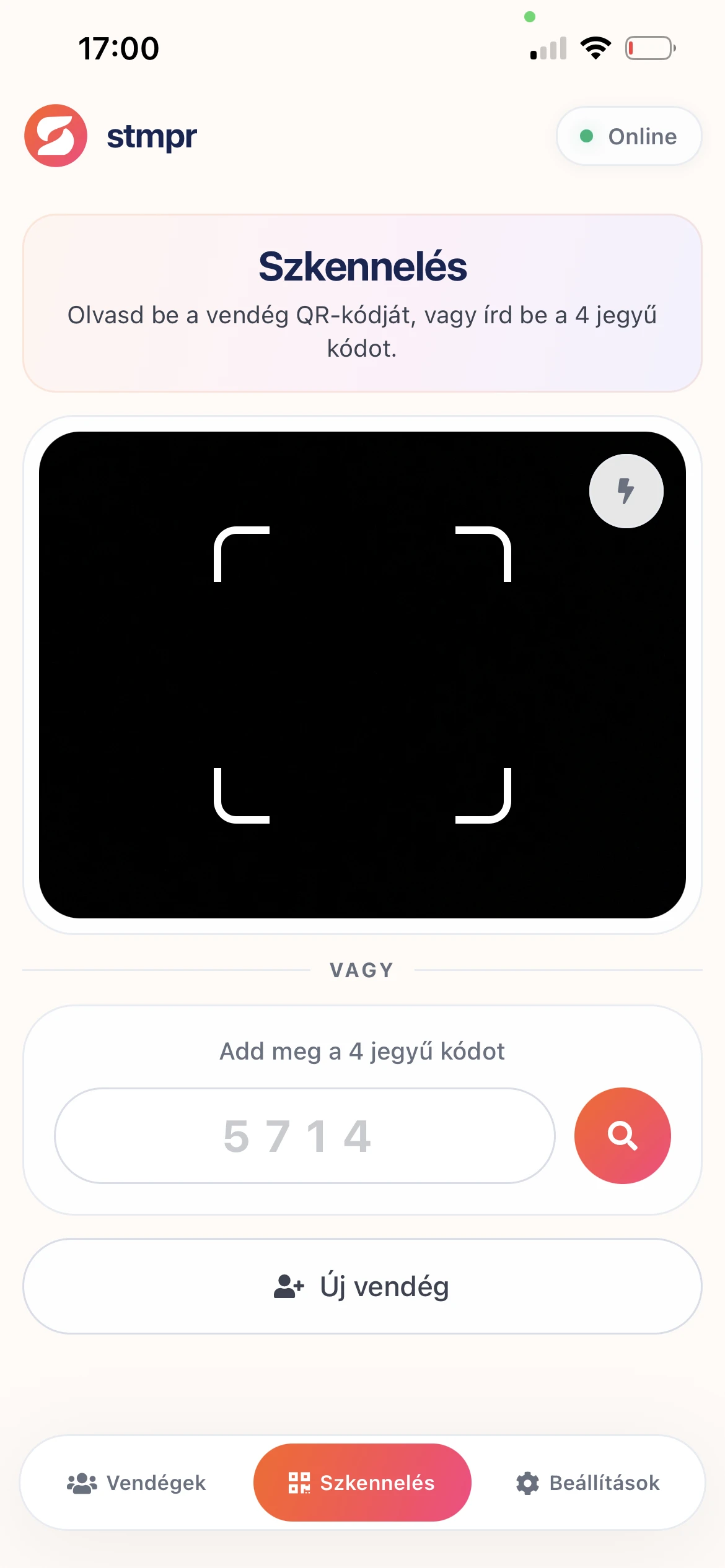 Szkenner app: kamera nézet és sikeres pecsét